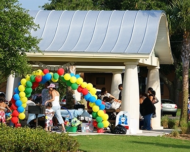 Ft. Mellon Park Pavilion rental with balloon arch
